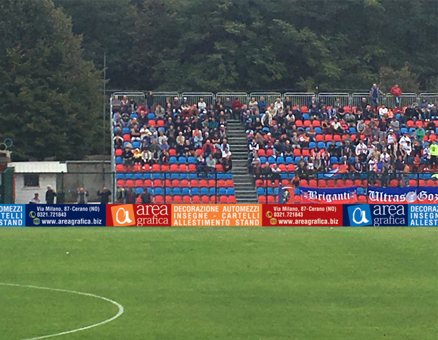 Gozzano Calcio allestimento bordocampo